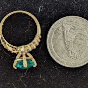 14k diamond emerald Ring size 5